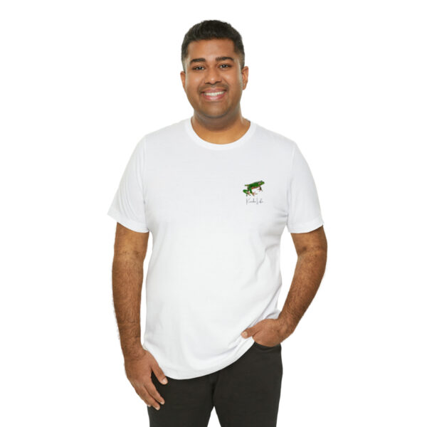 Quality and Versatility: With meticulous attention to detail in the design and the use of high-quality materials, our Kambo Frog T-Shirt guarantees versatility and reliability for all your casual appearances. The impeccable craftsmanship ensures that this t-shirt will remain a staple choice in your wardrobe. Embrace the fusion of fashion and nature and elevate your style game to new heights!