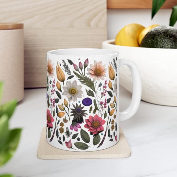 Experience the epitome of customization, quality, and style with our Ceramic Wild flowers Mug. Treat yourself or surprise your loved ones with a gift.