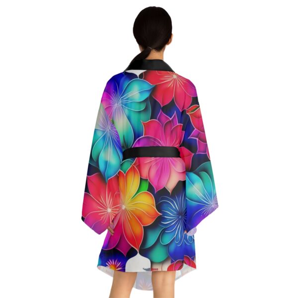 Indulge in Comfort and Beauty Unwind in style with our Flowery Long Sleeve Kimono. Experience the beauty, versatility, and luxurious feel that these robes offer.