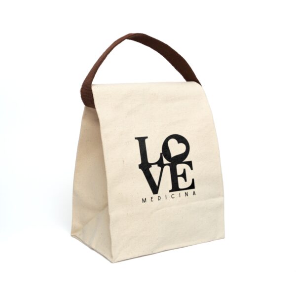 Perfect Size for All Occasions Measuring 12.5" x 8" x 5.5" (20.3cm x 31.8cm x 14cm), this bag is the ideal size for everything from quick snacks to three-course meals. Versatile and practical, it's suitable for both kids and adults, catering to all your lunchtime needs.